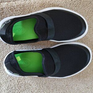Oofos Women's Oomg Low -Black size 7/38 NWOT